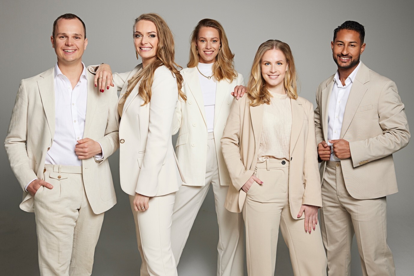 MELLES PEOPLE group photo colleagues